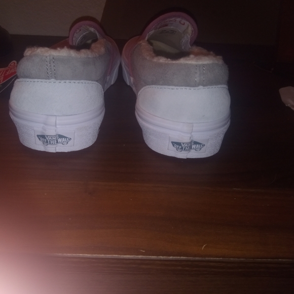 Vans Pink & Gray Sherpa slip-ons water repellent - Picture 4 of 4